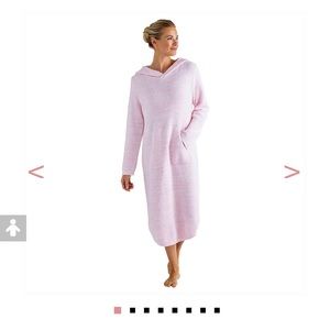 Softies Pink Marshmallow Hooded lounger